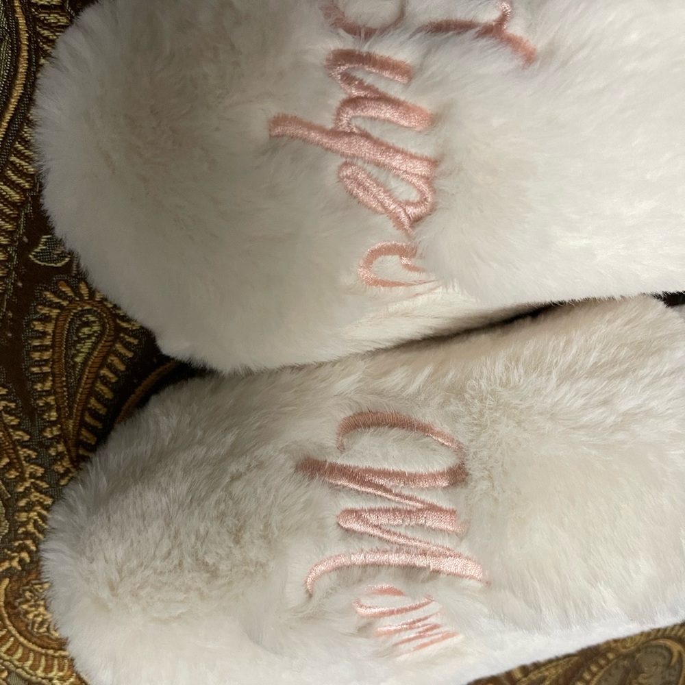 Brand New Dearfoams Super Mom Deluxe Slippers Large 9/10